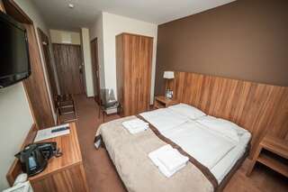 Отель Hotel Zawrat Ski Resort & SPA Бялка-Татшаньска Небольшой двухместный номер эконом-класса с 1 кроватью без балкона-1