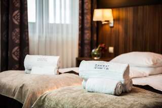 Отель Hotel Zawrat Ski Resort & SPA Бялка-Татшаньска Двухместный номер с 1 кроватью или 2 отдельными кроватями-2