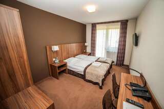 Отель Hotel Zawrat Ski Resort & SPA Бялка-Татшаньска Двухместный номер с 1 кроватью или 2 отдельными кроватями-6